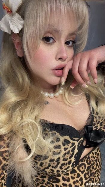 Celina_x31