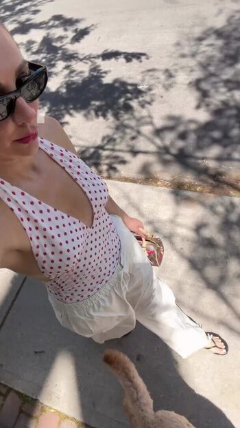 Charlotte Dobre
