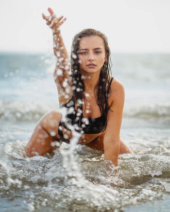 Full leaked Chelciehunt private onlyfans photo