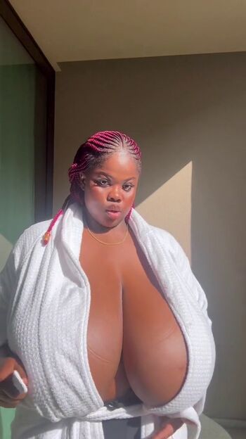 🔥 Chioma lovv page leaked private photo uncensored full