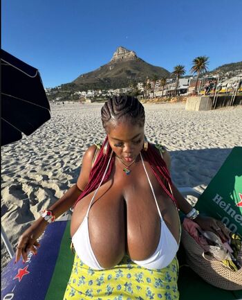 🔥 Chioma lovv leaked private photo uncensored full