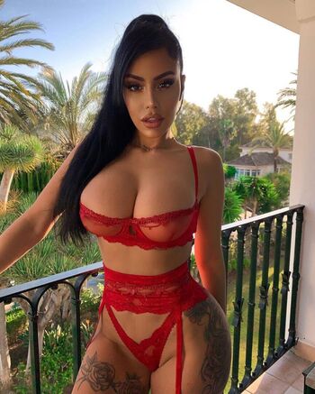 Full leaked Chloe saxon private onlyfans photo