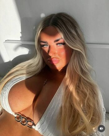 Full leaked Chloe private onlyfans photo