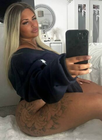 Full leaked Chloe private onlyfans photo