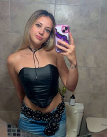 chloeecarterxo