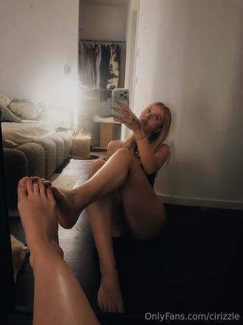 Full leaked Cirizzle  page private onlyfans photo