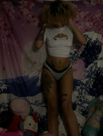 Full leaked Crystals nchantd private onlyfans photo
