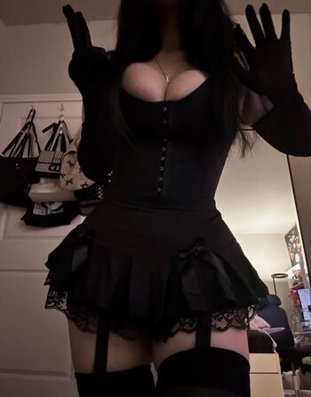 Full leaked Cwuddlemeplz private onlyfans photo
