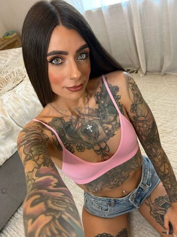 Full leaked Daisydarlingxx private onlyfans photo