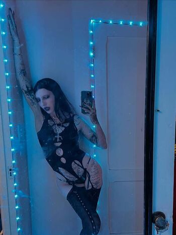 Full leaked Deathbyromy private onlyfans photo