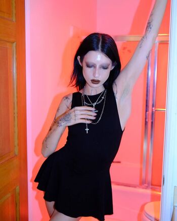 Full leaked Deathbyromy private onlyfans photo