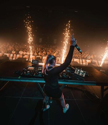 DJ Jeny Preston
