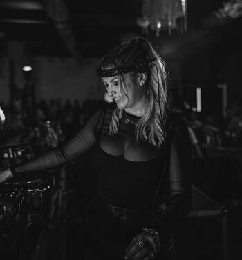 DJ Jeny Preston