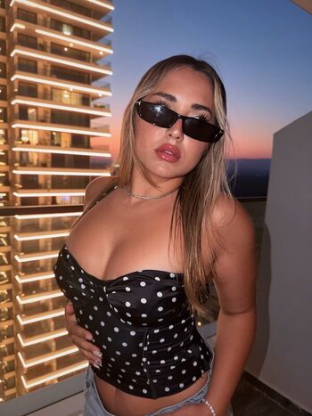 Full leaked Elanur private onlyfans photo