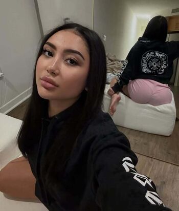 Full leaked Elara private onlyfans photo