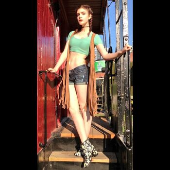 Elena Kampouris