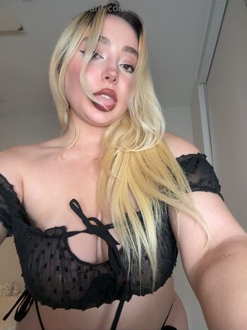 Full leaked Elenasainte private onlyfans photo