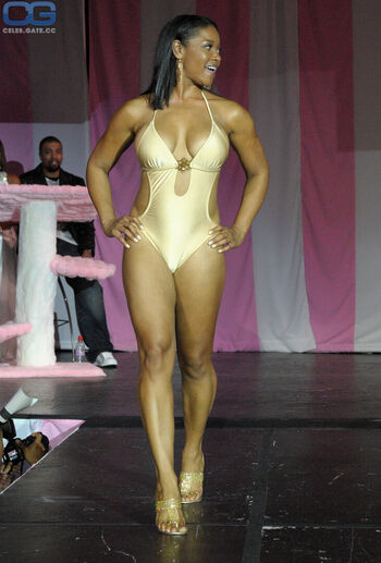 Elise Neal