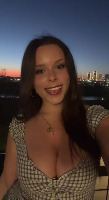 Full leaked Elizabeth owens private onlyfans photo