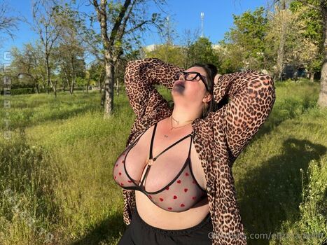 Full leaked Elizabeth swon private onlyfans photo