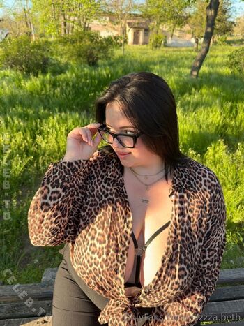 Full leaked Elizabeth swon private onlyfans photo