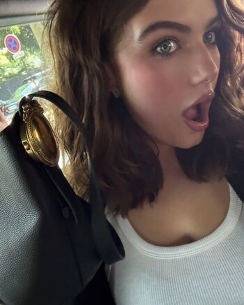 Full leaked Ella bright page private onlyfans photo