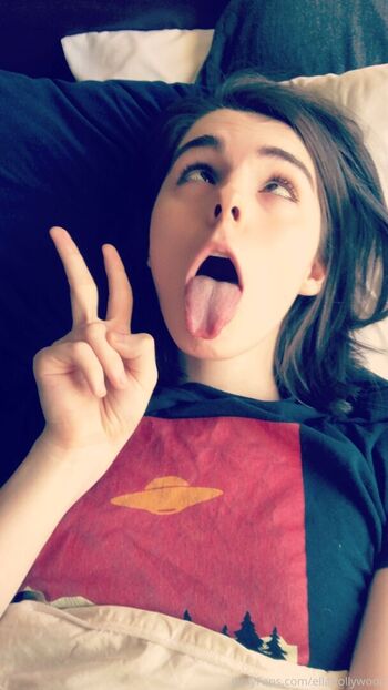 Ella Hollywood
