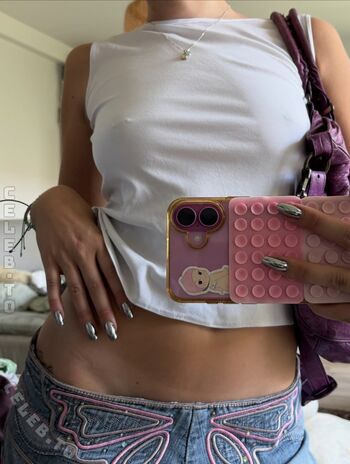 Full leaked Ella kania private onlyfans photo