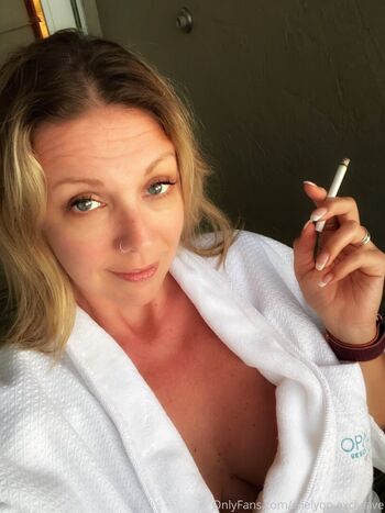 Full leaked Ellelyon exclusive private onlyfans photo