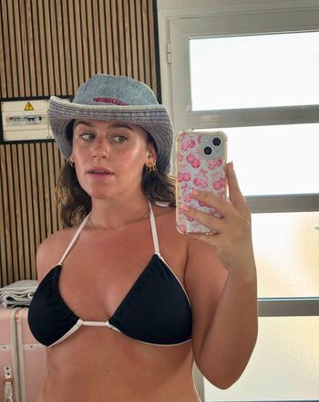 Full leaked Ellie leach private onlyfans photo