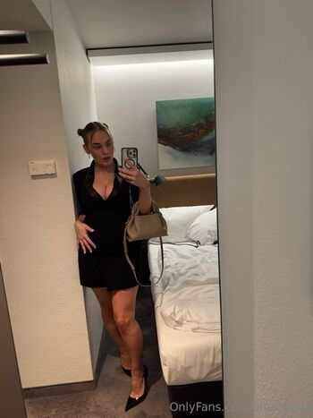 🔥 Ema santi leaked private photo uncensored full