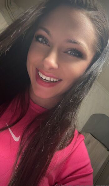 Full leaked Emelineeee private onlyfans photo