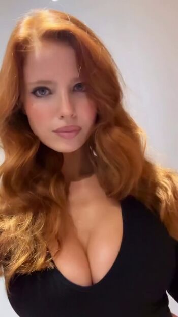 Full leaked Emily deyt aysage  page private onlyfans photo
