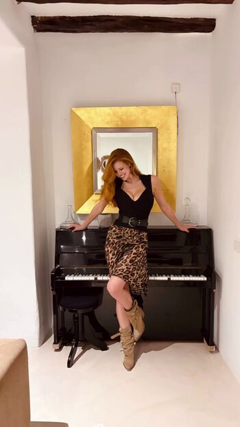 Full leaked Emily deyt aysage private onlyfans photo