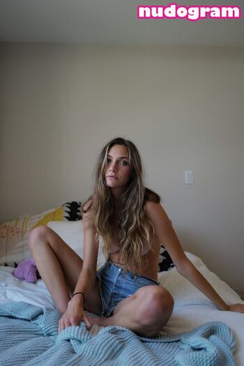 Full leaked Emily hall private onlyfans photo