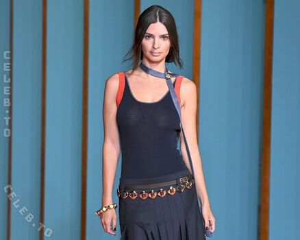 Full leaked Emily ratajkowski private onlyfans photo