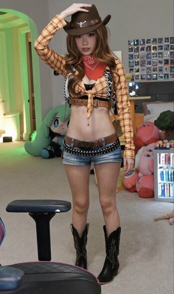 Full leaked Emiru private onlyfans photo