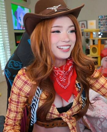 Full leaked Emiru private onlyfans photo