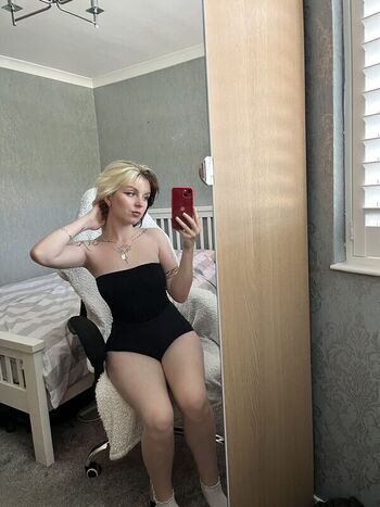 Full leaked Emzeeni page private onlyfans photo