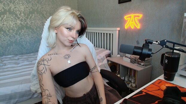 Full leaked Emzeeni page private onlyfans photo