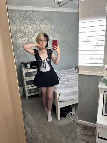 Full leaked Emzeeni private onlyfans photo