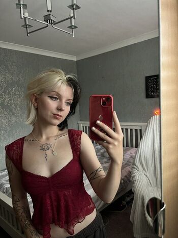 Full leaked Emzeeni private onlyfans photo