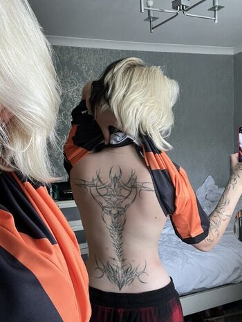 Full leaked Emzeeni private onlyfans photo