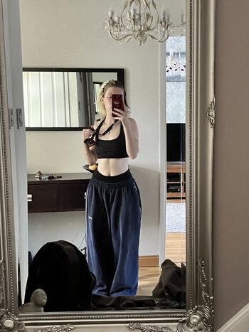 Full leaked Emzeeni private onlyfans photo