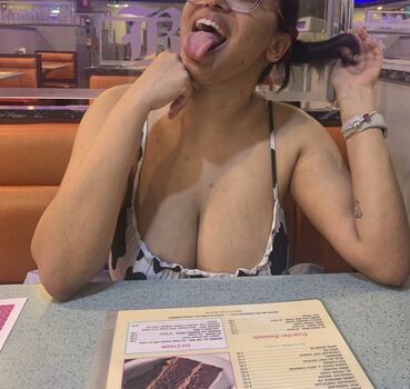 Full leaked Eromahou private onlyfans photo