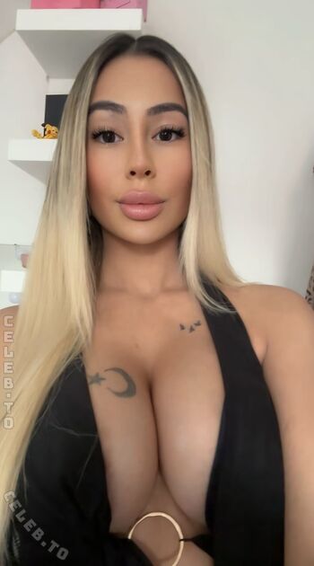 Full leaked Esleem private onlyfans photo