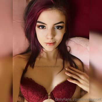🔥 Eviesunset leaked private photo uncensored full