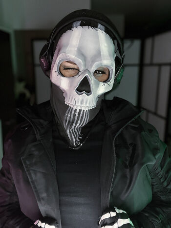 Ezy Summers Cosplay