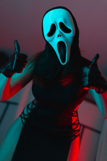 Ezy Summers Cosplay