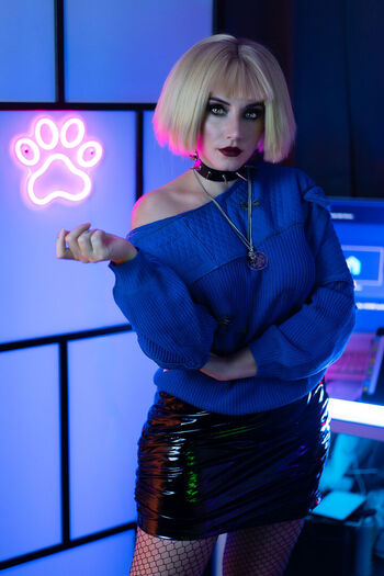 Ezy Summers Cosplay